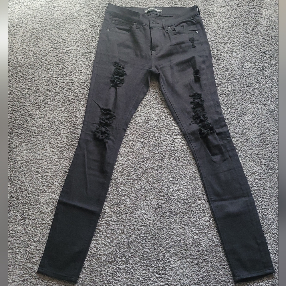 Black Distressed Skinny Jeans... size 6 Long